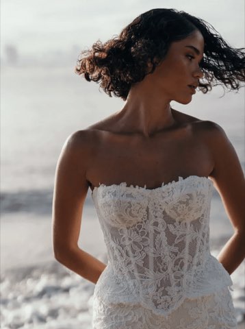 Aléna Leena – robe de mariée chez With Love à Bremblens, photo 2