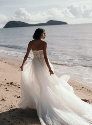 Aléna Leena – robe de mariée chez With Love à Bremblens, photo 8
