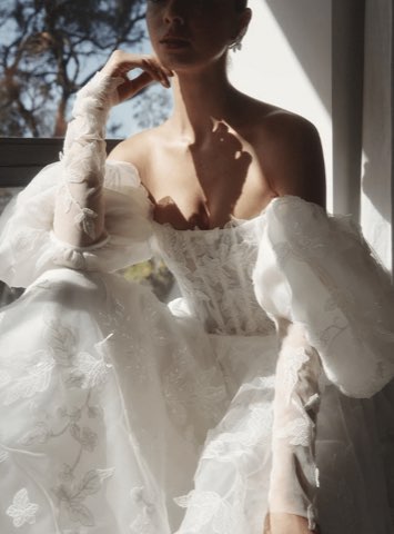 Aléna Leena – robe de mariée chez With Love à Bremblens, photo 48