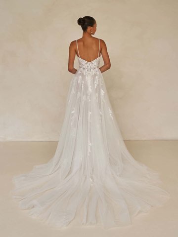 Madi-Lane – robe de mariée chez With Love à Bremblens, photo 9