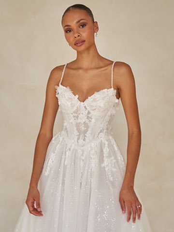 Madi-Lane – robe de mariée chez With Love à Bremblens, photo 21