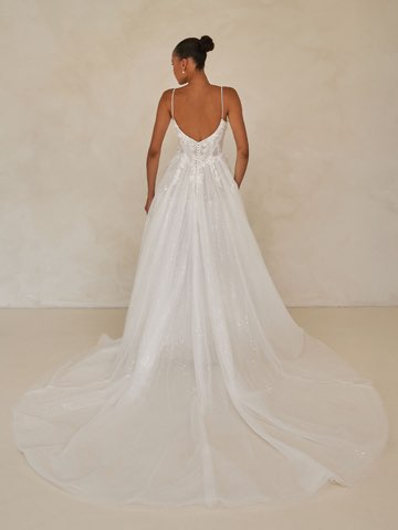 Madi-Lane – robe de mariée chez With Love à Bremblens, photo 24