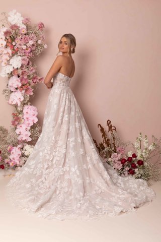Madi-Lane – robe de mariée chez With Love à Bremblens, photo 36