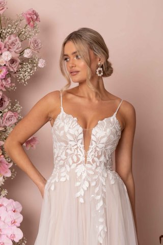 Madi-Lane – robe de mariée chez With Love à Bremblens, photo 38