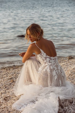 Madi-Lane – robe de mariée chez With Love à Bremblens, photo 49