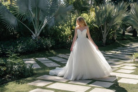 Watters, Locket, Willowby & By Watters – robe de mariée chez With Love à Bremblens, photo 25
