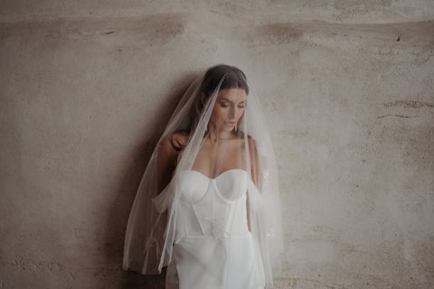 Rebecca Anne – accessoire de mariée chez With Love à Bremblens, photo 5