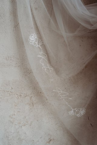 Rebecca Anne – accessoire de mariée chez With Love à Bremblens, photo 10